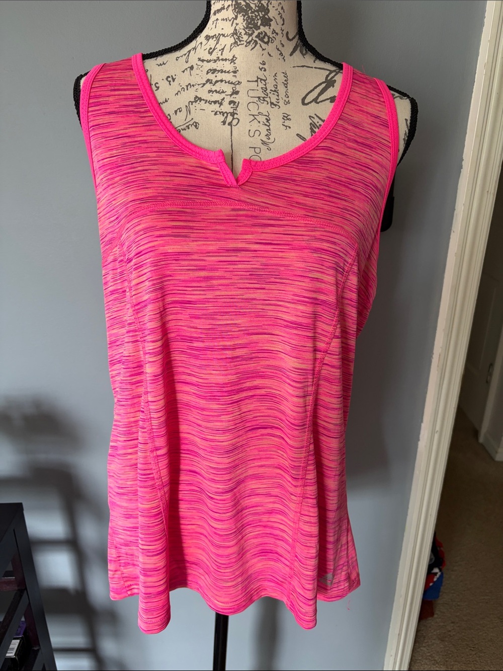 EUC XL RBX Women’s Pink Space-Dye Sleeveless Tank Top